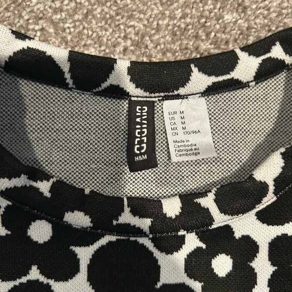 FLOWER DRESS - Picture 2 of 2